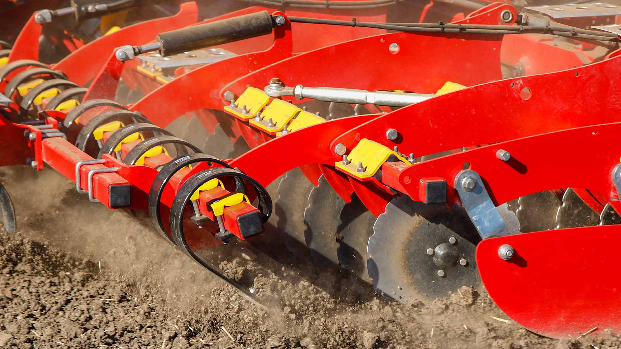 Väderstad Seed drill spirit front tools in field