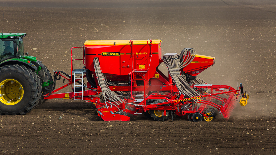 Väderstad Spirit saves passes with BioDrill