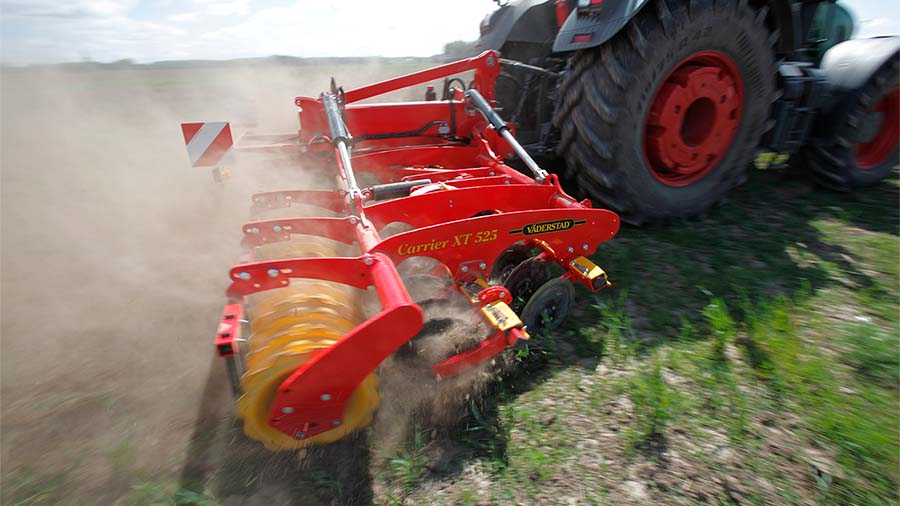 Väderstad Carrier XT Mounted heavy-duty design for long working life