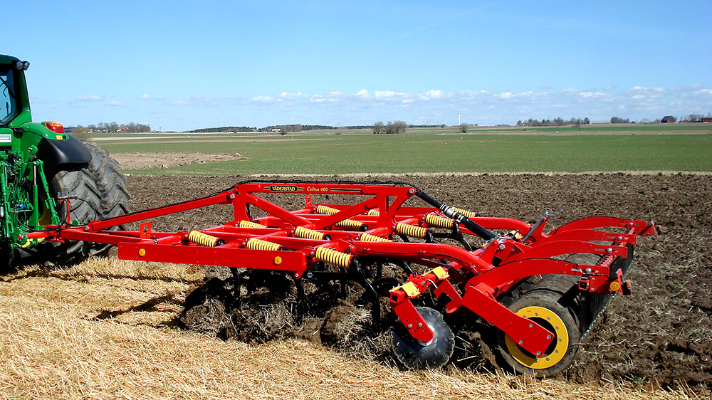 Väderstad Cultus highly versatile machine