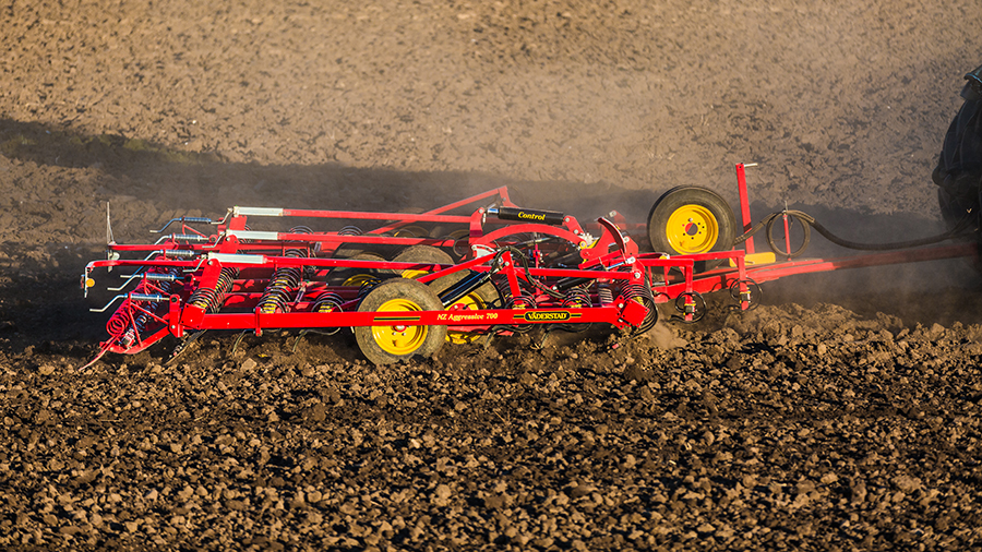 NZ Aggressive 700 in field